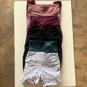 Set of 5 Women's Fabletics leggings / yoga pants